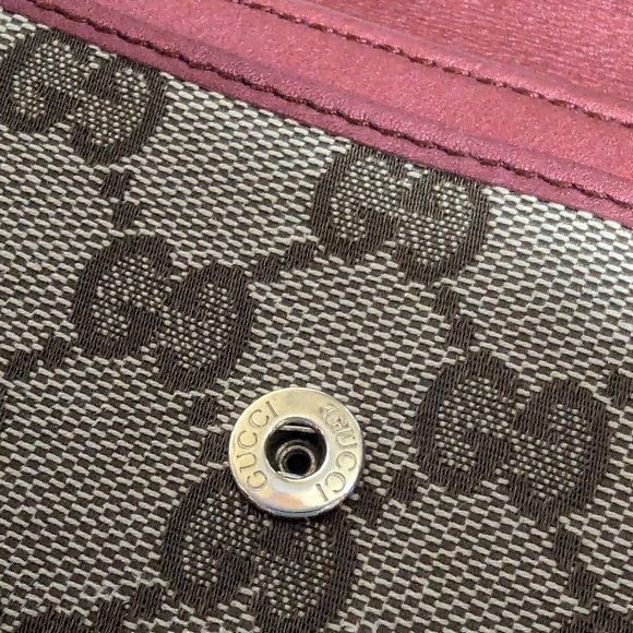 Gucci Monogrammed Gold GG Heart Continental Wallet - Picture 12 of 14